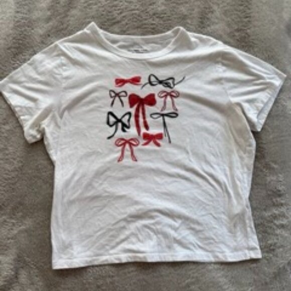 Abercrombie Red Bow Graphic Skimming Tee Holiday Trend - Picture 1 of 3
